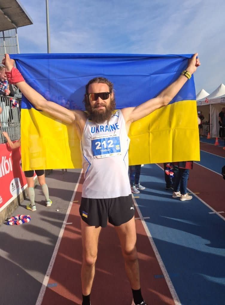 Зображення для статті: Закарпатець Андрій Ткачук здобув золото чемпіонату світу з 24-годинного бігу у Франції