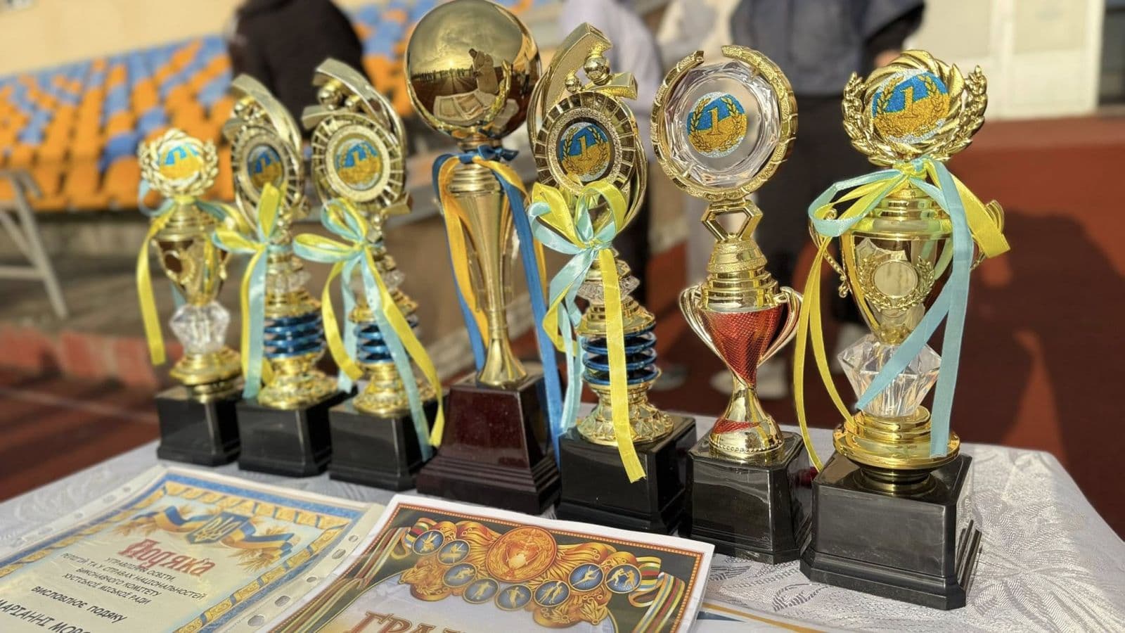 Зображення для статті: Освітяни Хуста відзначили своє професійне свято спортивно-патріотичними змаганнями