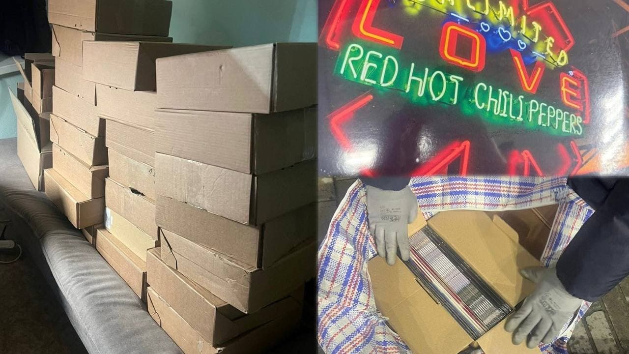 Зображення для статті: На кордоні зі Словаччиною митники вилучили колекцію вінілових платівок вартістю понад 700 тисяч гривень