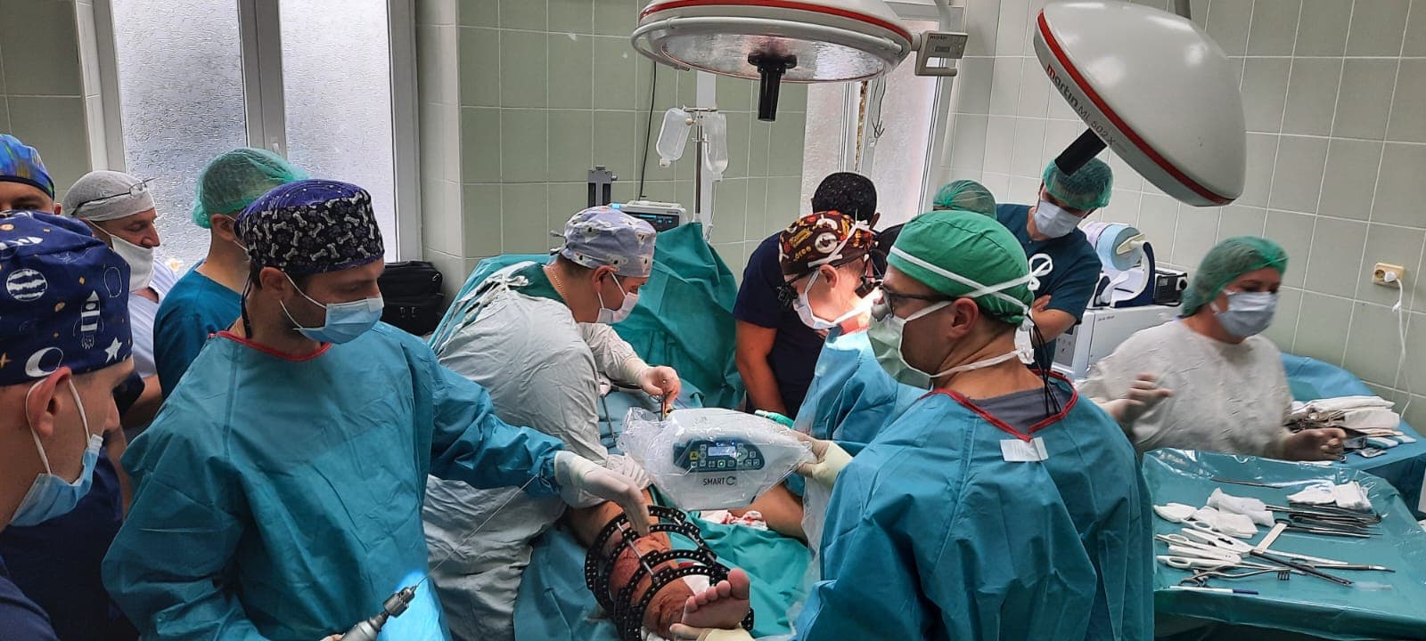 Зображення для статті: Українські та американські хірурги провели складні операції в Ужгороді