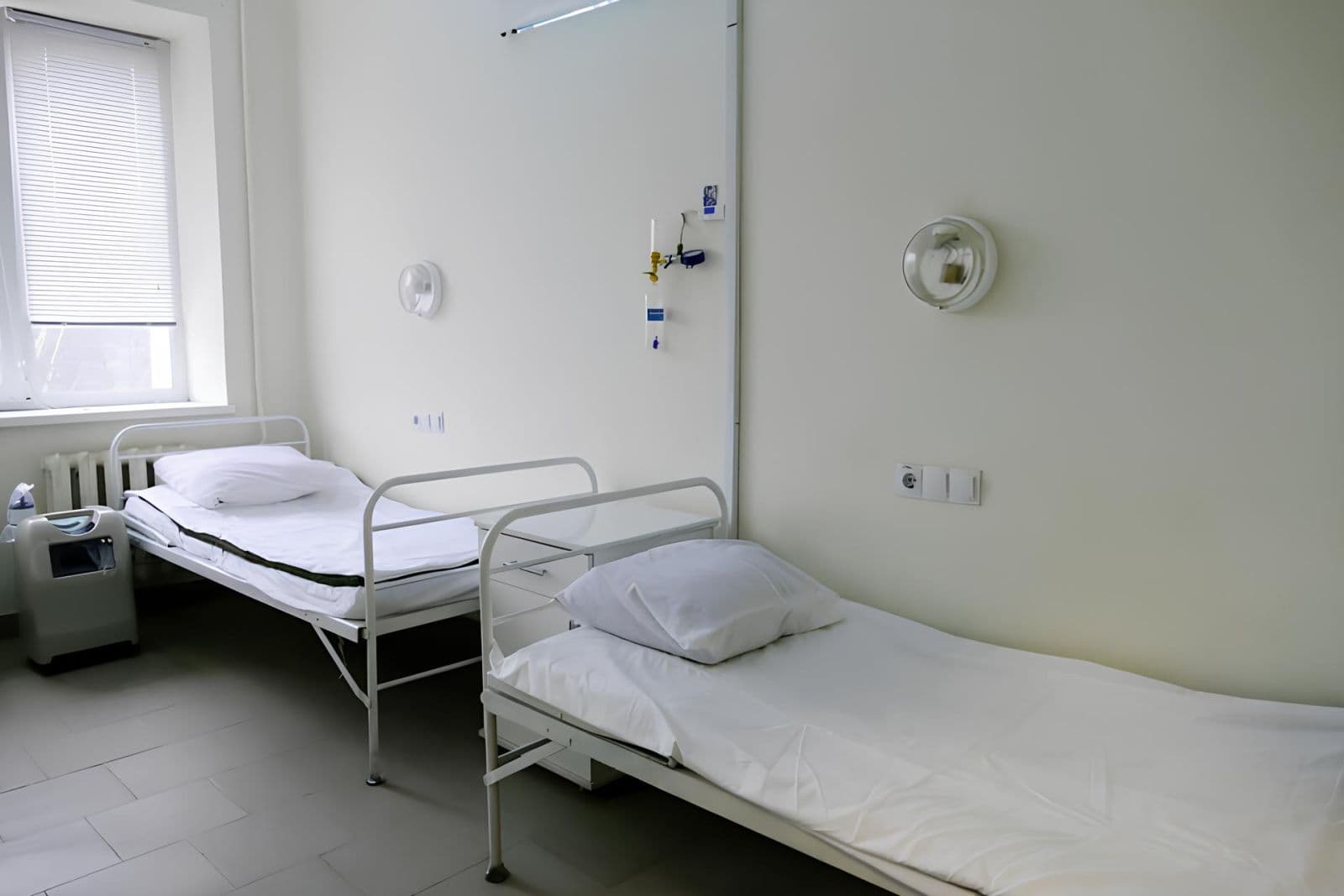 Зображення для статті: Закарпатська обласна дитяча лікарня отримала 45 сучасних ліжок для пацієнтів