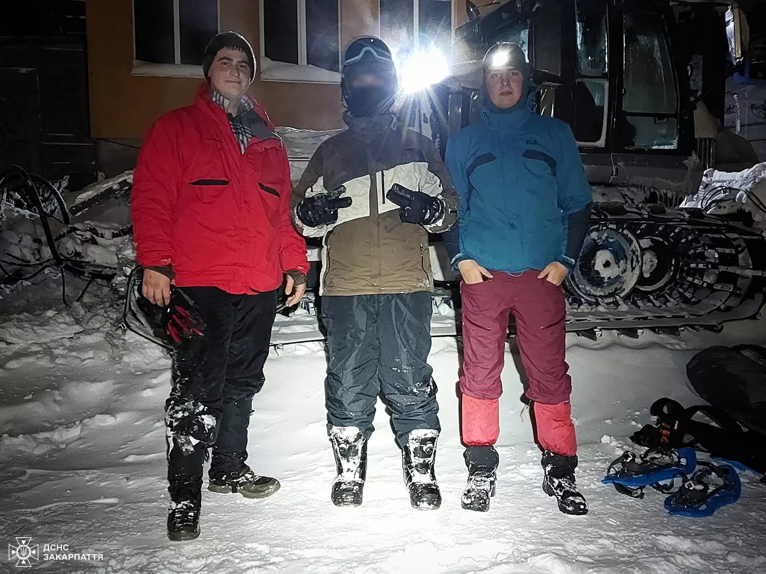 Зображення для статті: У Рахівському районі рятувальники знайшли заблукалого сноубордиста