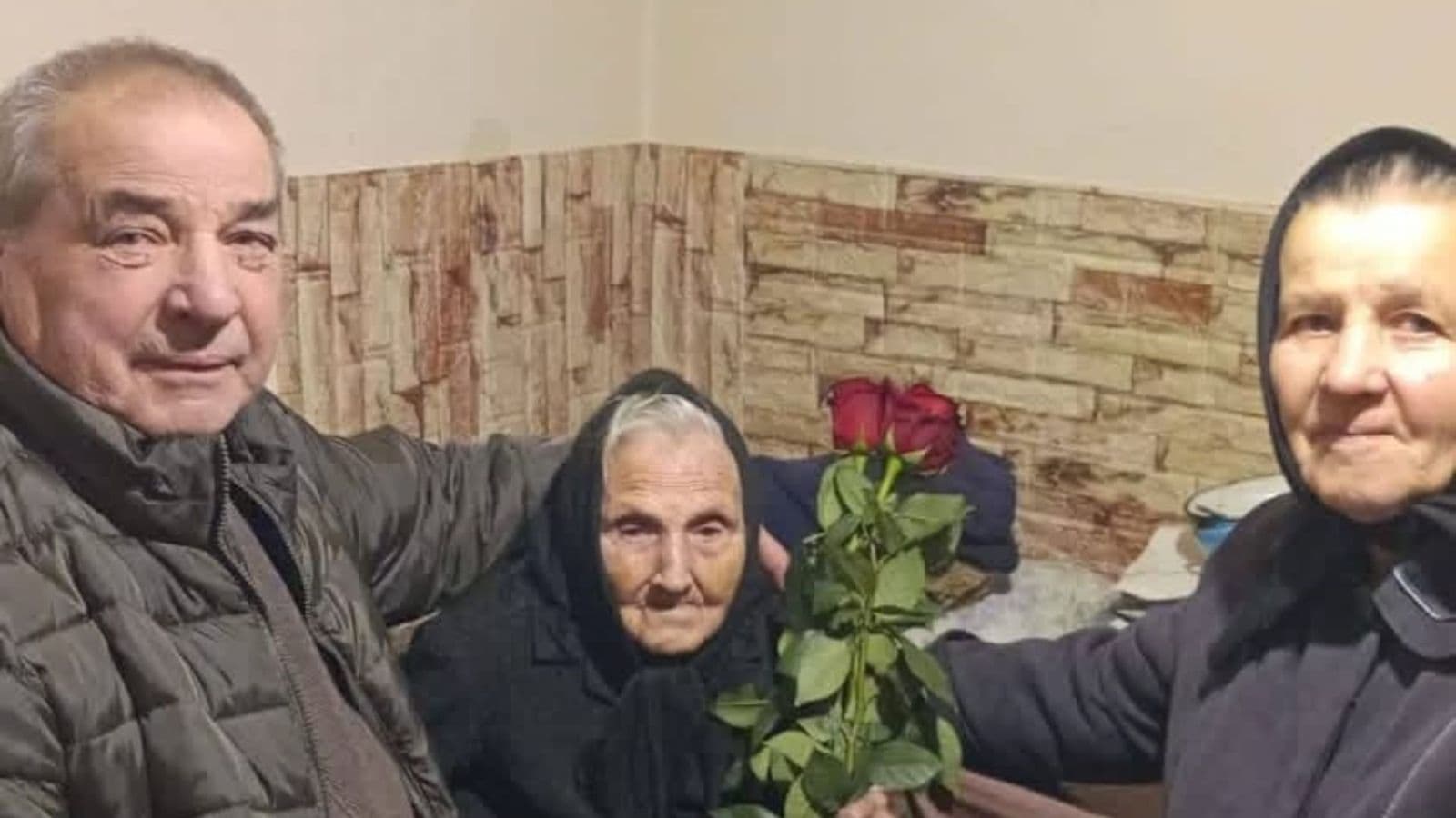 Зображення для статті: Жителька Великого Раківця Олена Гудь відзначила 100-річний ювілей