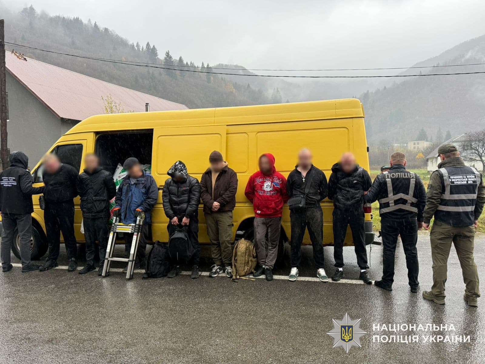 Зображення для статті: На Рахівщині викрили канал незаконного переправлення чоловіків через кордон