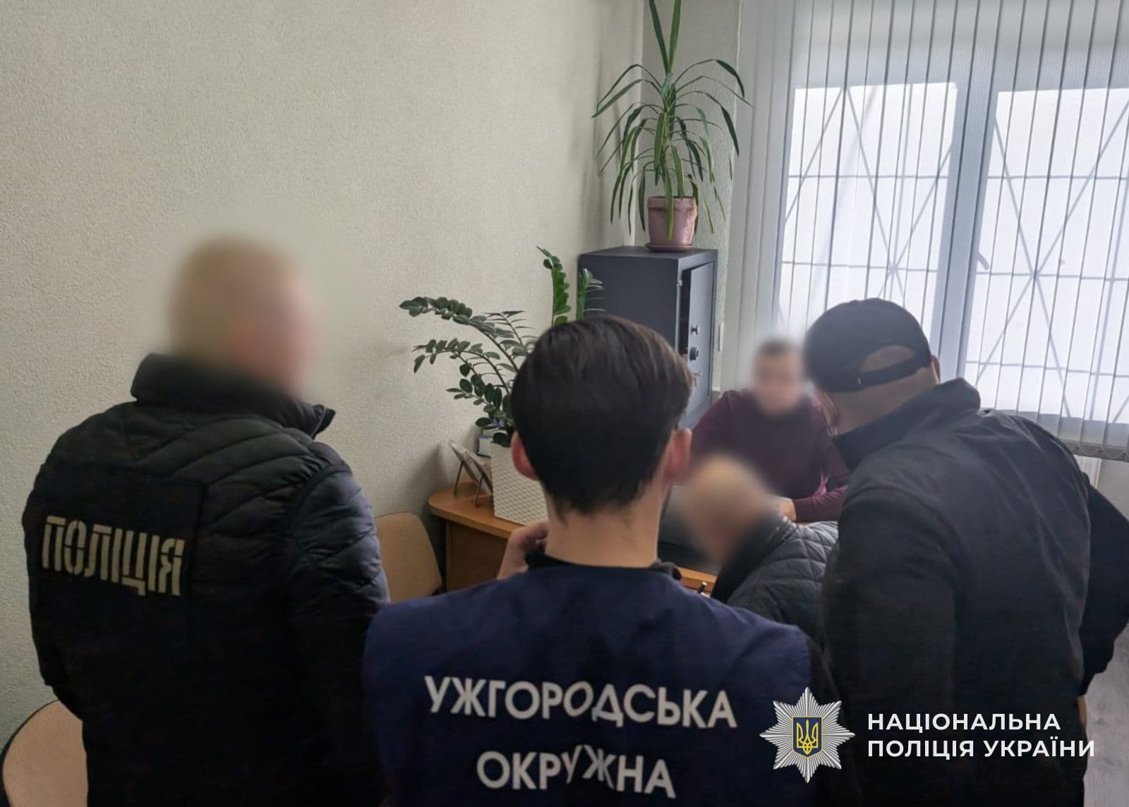 Зображення для статті: На Закарпатті судитимуть двох чоловіків за незаконний продаж авто для ЗСУ