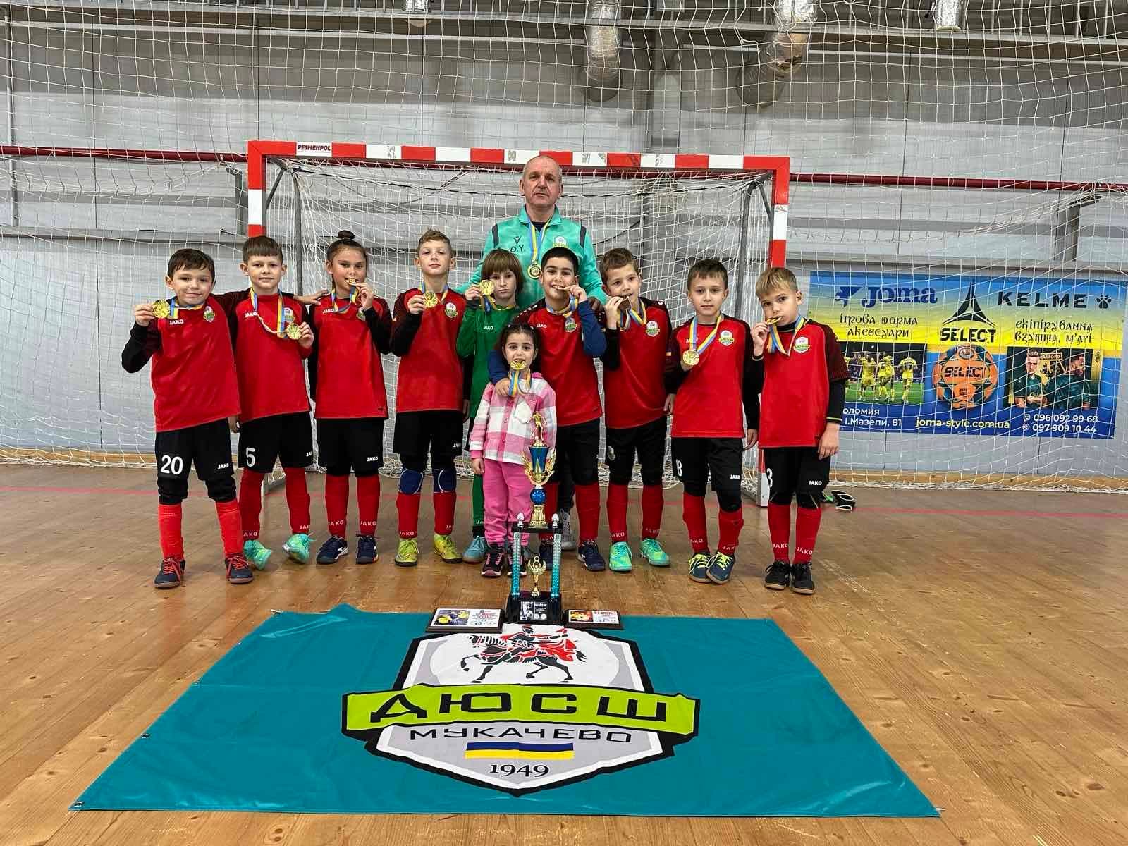 Зображення для статті: Історичний тріумф: Закарпаття вперше здобуло Кубок України з футзалу U-9