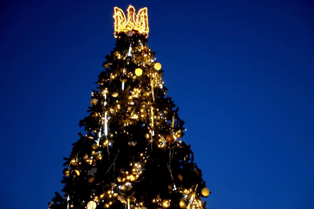 Зображення для статті: Свято наближається: в Ужгороді засвітять ялинку 5 грудня