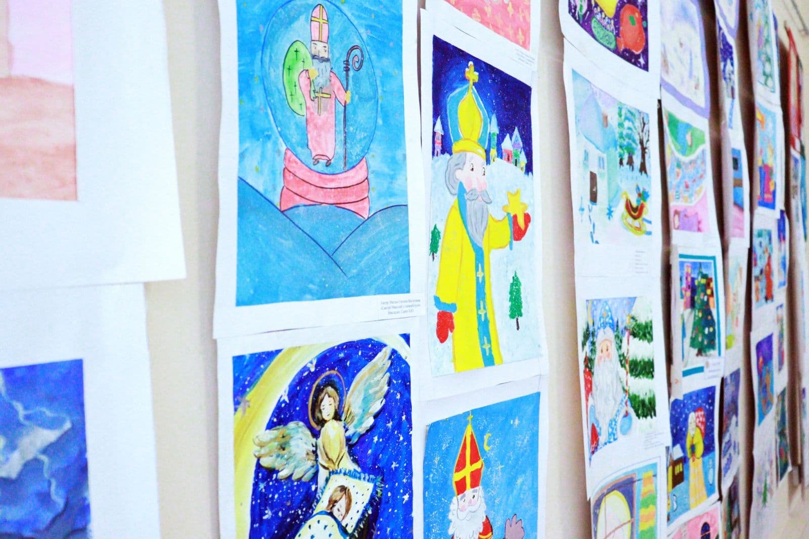 Зображення для статті: В Ужгородському скансені відкрили дитячу виставку-конкурс «До нас іде Миколай»