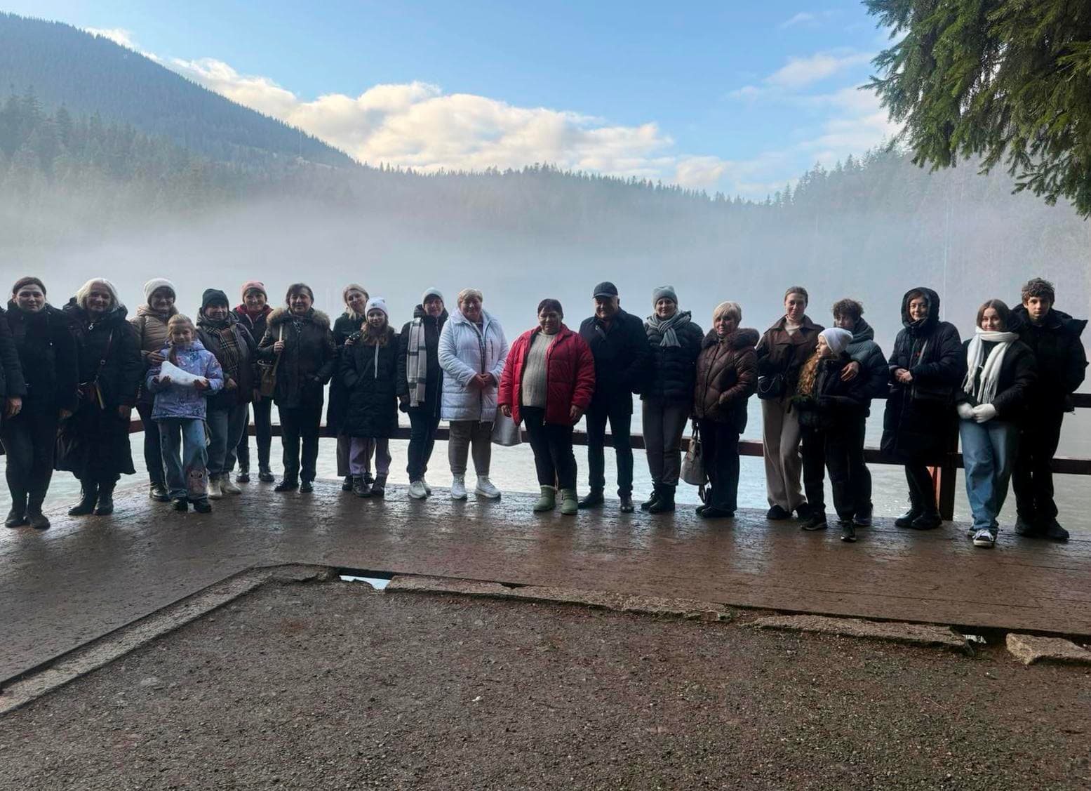 Зображення для статті: Родини загиблих та безвісно зниклих Захисників України відвідали ретрит у Нацпарку "Синевир"