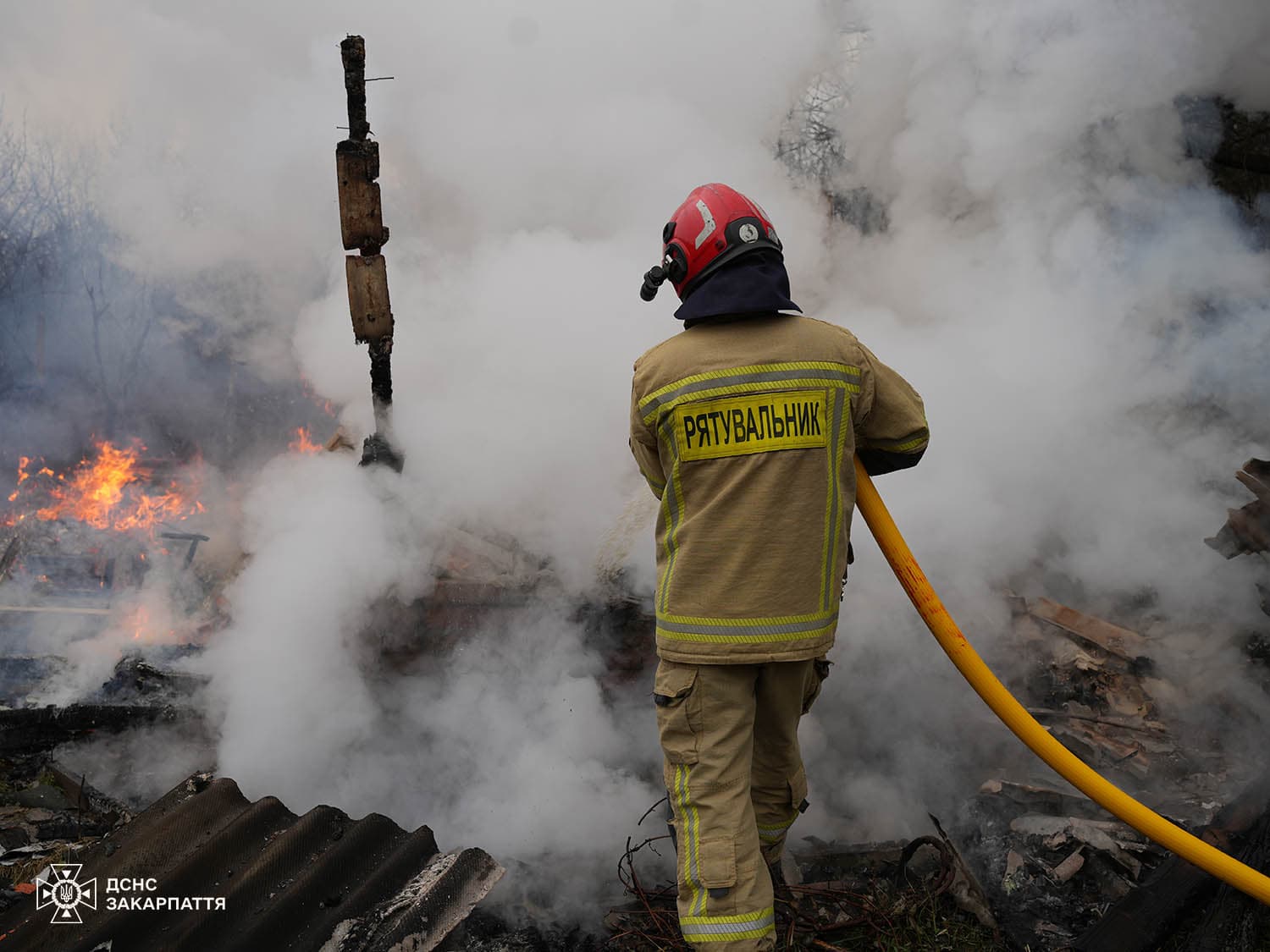 Зображення для статті: Трагедія в Ужгороді: під час пожежі в дачному будинку загинув чоловік