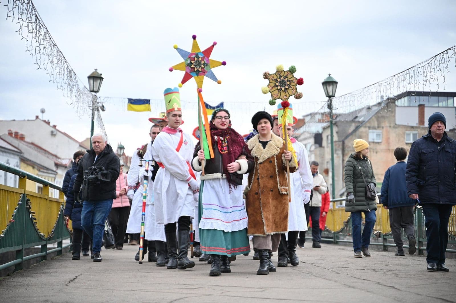 Зображення для статті: В Ужгороді стартували традиційні «Коляди у старому селі»
