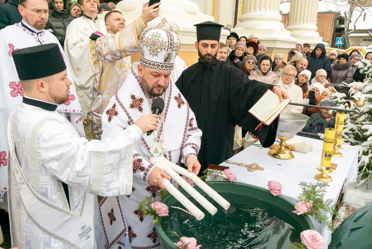 Зображення для статті: В Ужгороді відзначили Богоявлення Господнє та освятили воду