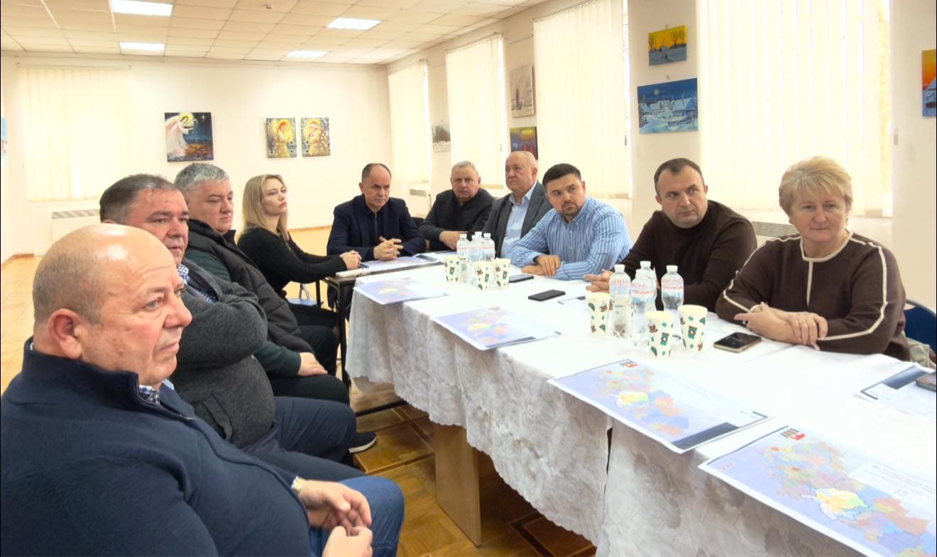 Зображення для статті: Нові партнерства та спільні проєкти: у Хусті відбулася зустріч Асоціації «Мараморош»