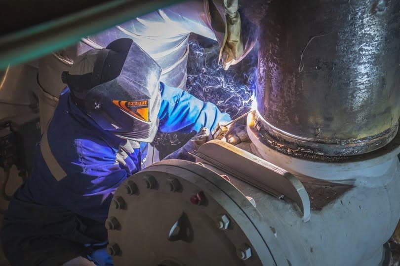 Зображення для статті: Закарпатські комунальники допомагають відновлювати тепло у Києві