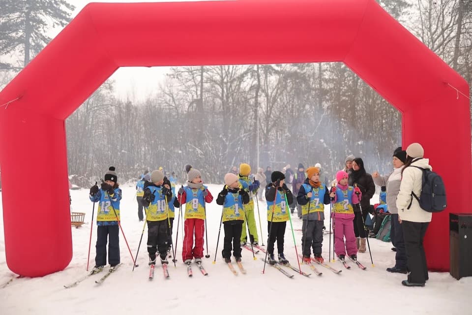 Зображення для статті: У Хусті відбулися змагання з лижних перегонів серед дітей