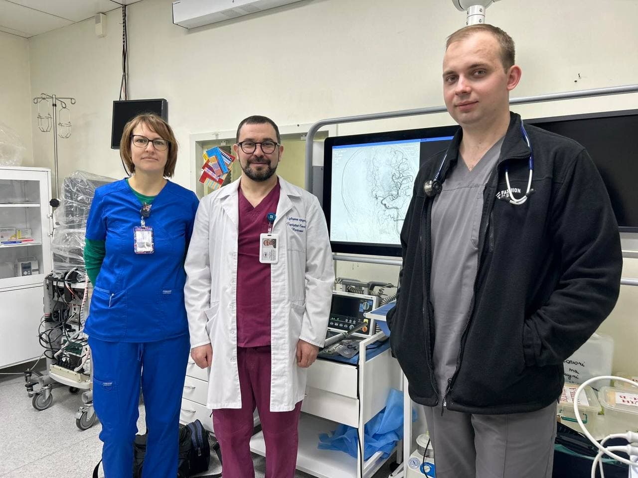 Зображення для статті: У Мукачеві провели рідкісну операцію та врятували 83-річну пацієнтку з важким інсультом