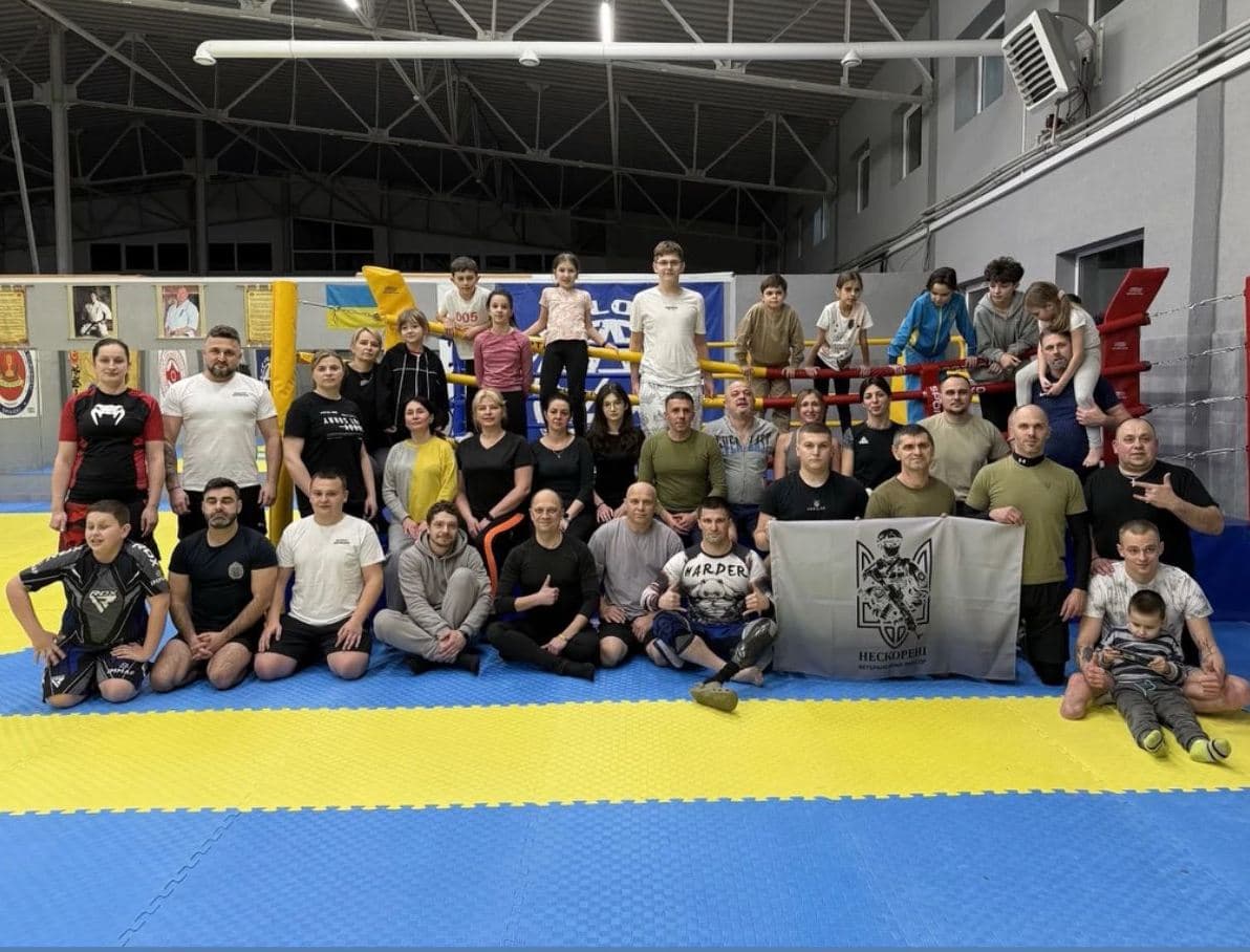 Зображення для статті: Психологічна підтримка через спорт: в Ужгороді провели інтенсив для дітей загиблих Захисників України