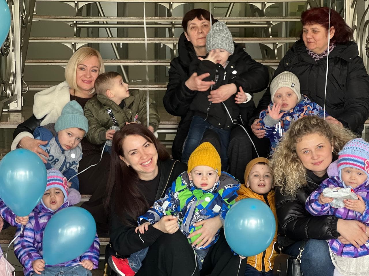 Зображення для статті: Дитячий сміх і подарунки: Закарпатська митниця влаштувала свято у Центрі «Діва Марія»