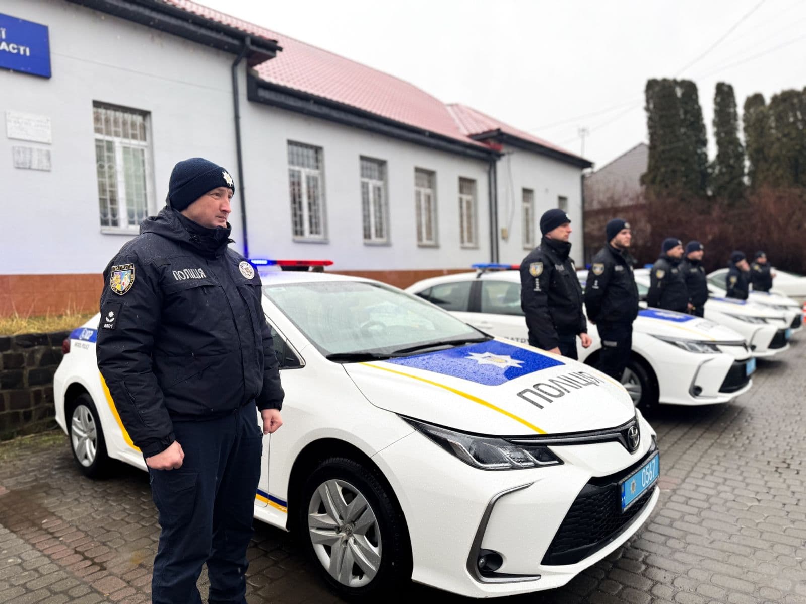 Зображення для статті: Патрульна поліція Закарпаття отримала чотири нові службові автомобілі в Мукачеві