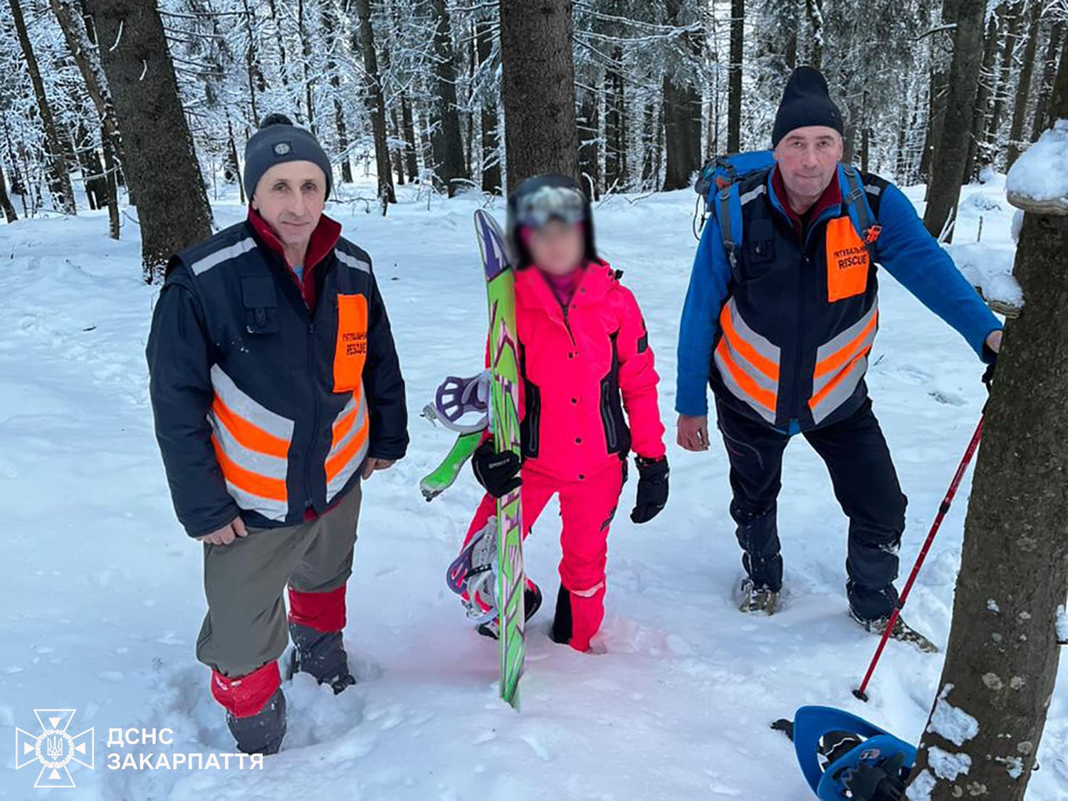 Зображення для статті: На Драгобраті двоє туристів заблукали під час катання на сноубордах