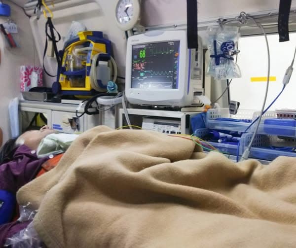 Зображення для статті: Як на Закарпатті врятували життя 72-річній жінці: історія операції «швидкої»