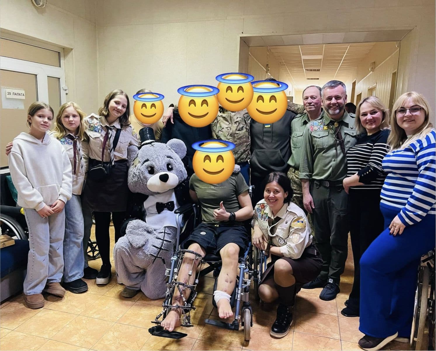 Зображення для статті: Вівторки, що дарують тепло: у Мукачеві пластуни щотижня підтримують поранених захисників