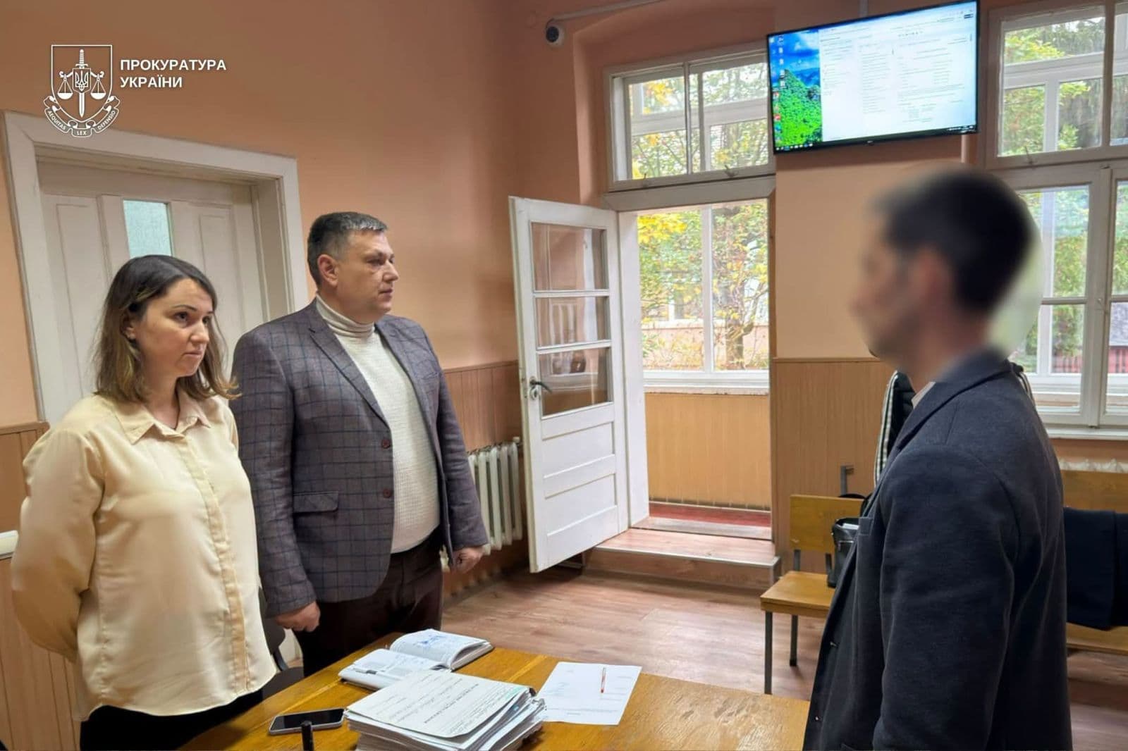 Зображення для статті: У Берегові чоловік отримав 8 років ув’язнення за поширення відео сексуального характеру за участю 14-річної дівчини