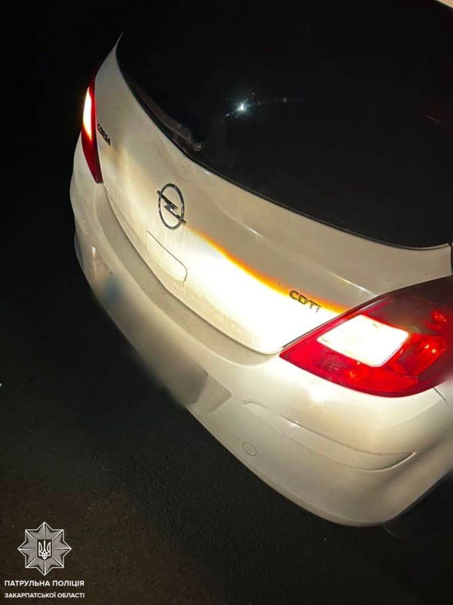 Зображення для статті: В Ужгороді водійка Opel сіла за кермо напідпитку: драгер показав 0,58 проміле