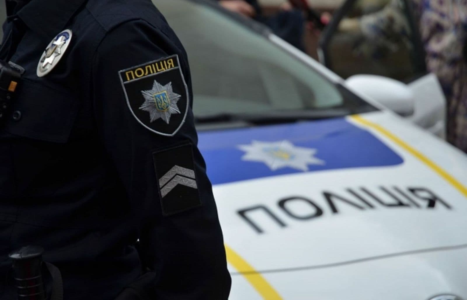 Зображення для статті: На межі трагедії: в Ужгороді патрульні врятували жінку від спроби самопошкодження