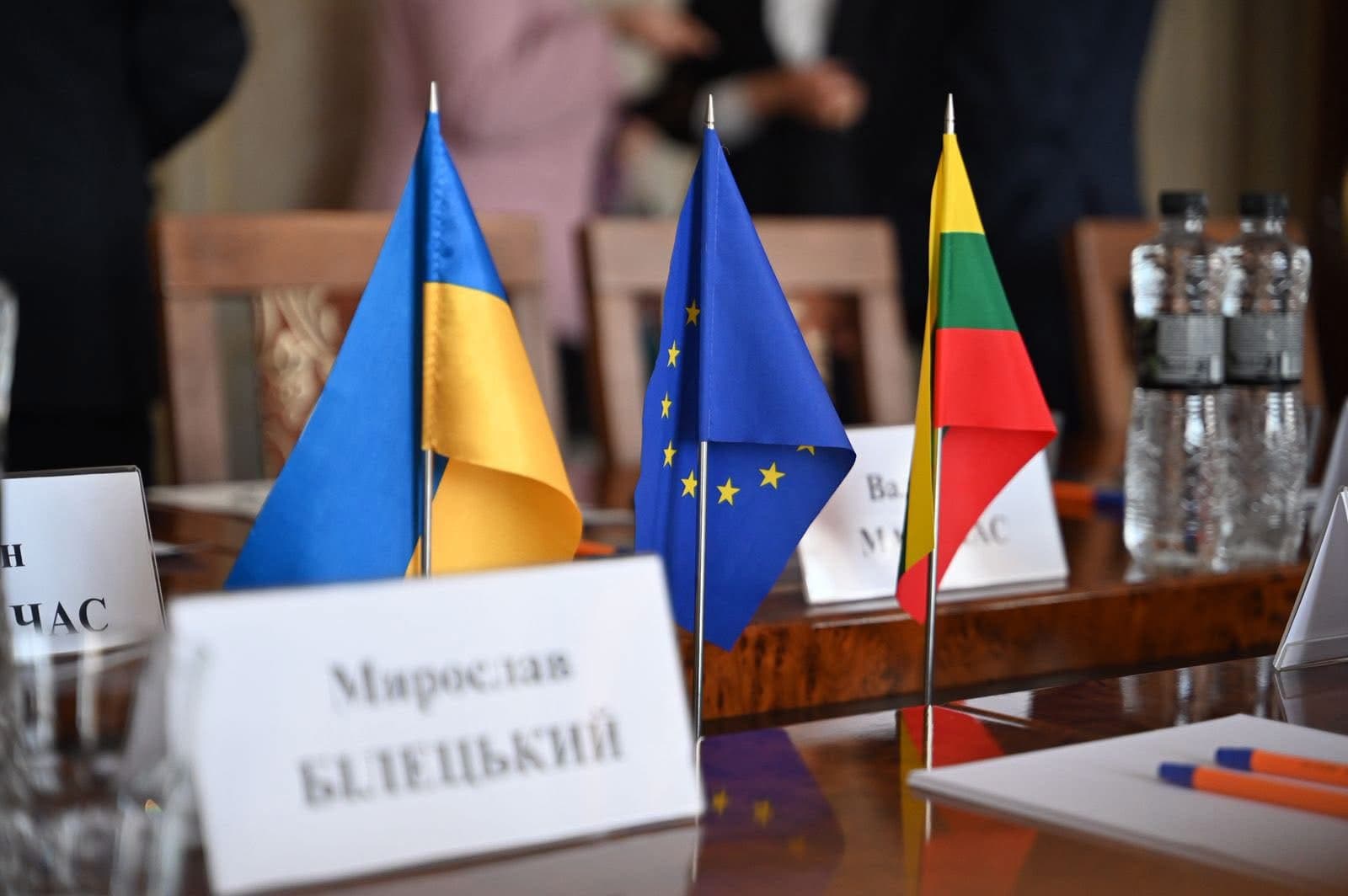 Зображення для статті: 10 років партнерства, що переросло у реальну підтримку: на Закарпатті побувала делегація з Литви