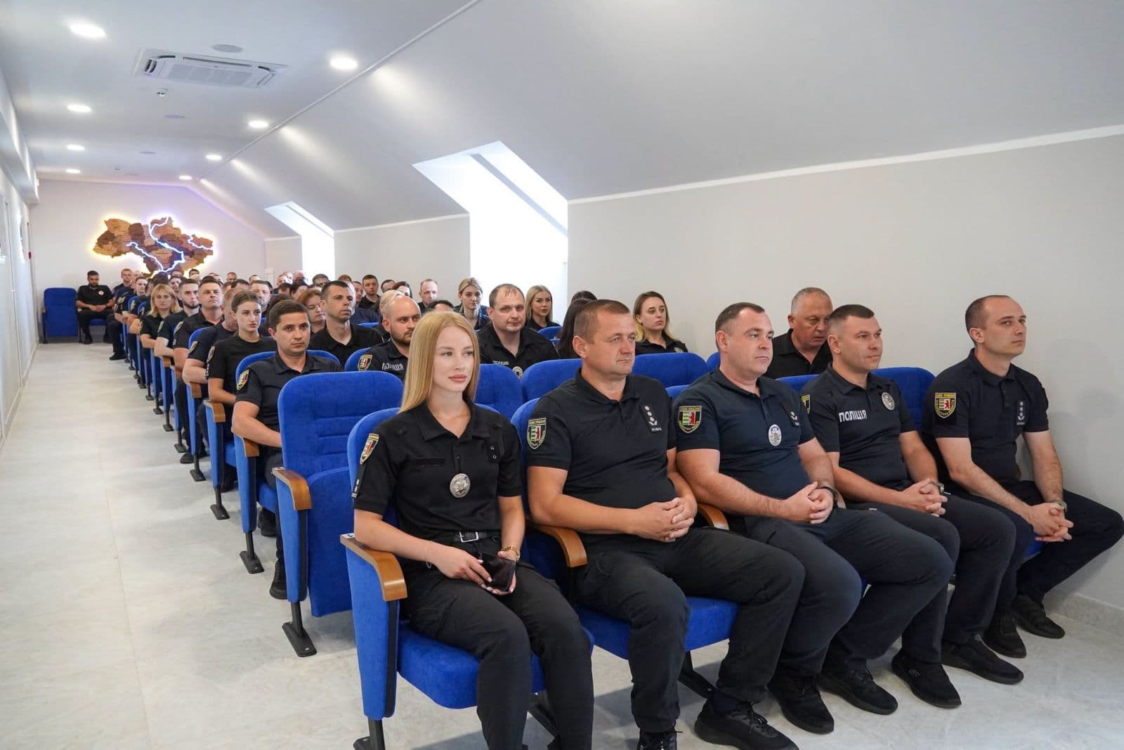 Зображення для статті: В Ужгороді відзначили кращих поліцейських напередодні професійного свята