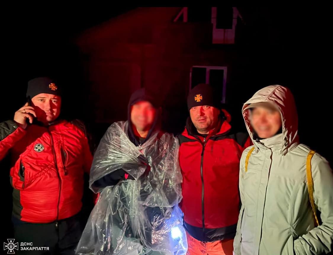 Зображення для статті: Рятувальники допомогли туристам, що заблукали на Говерлі