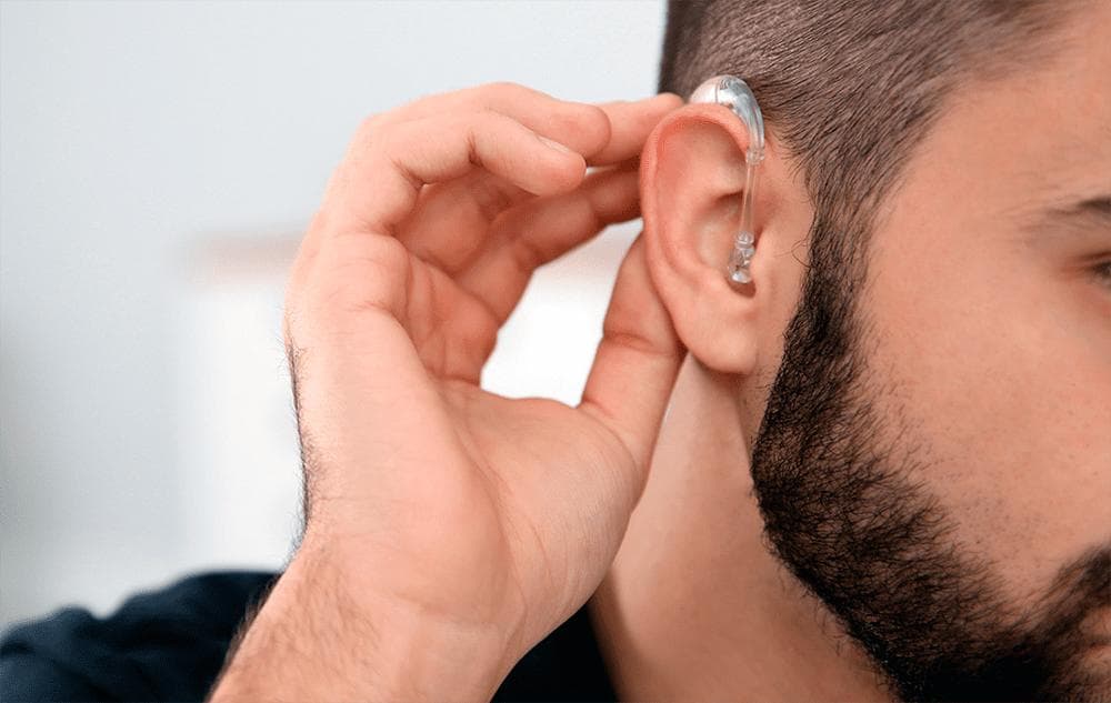 Зображення для статті: Ветерани Закарпаття мають можливість отримати безкоштовні сучасні слухові апарати