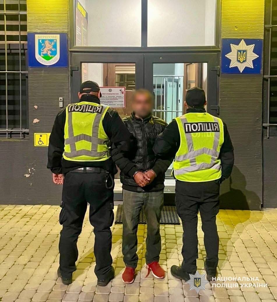 Зображення для статті: Кривавий злочин на Берегівщині: односелець вбив подружжя пенсіонерів