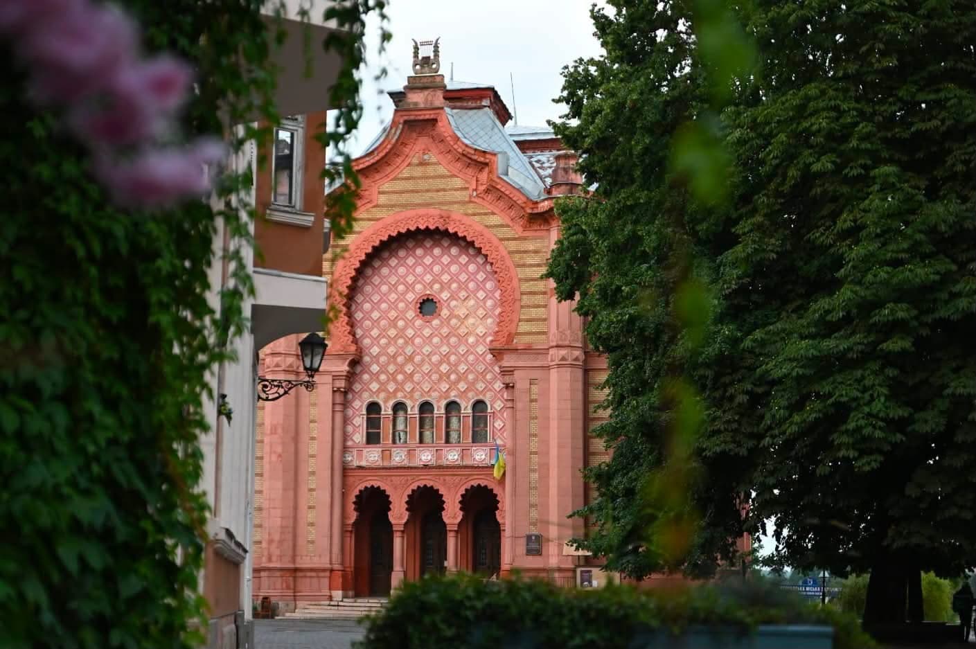 Зображення для статті: Зарплати працівників культури на Закарпатті зростуть до 70%: коли чекати підвищення