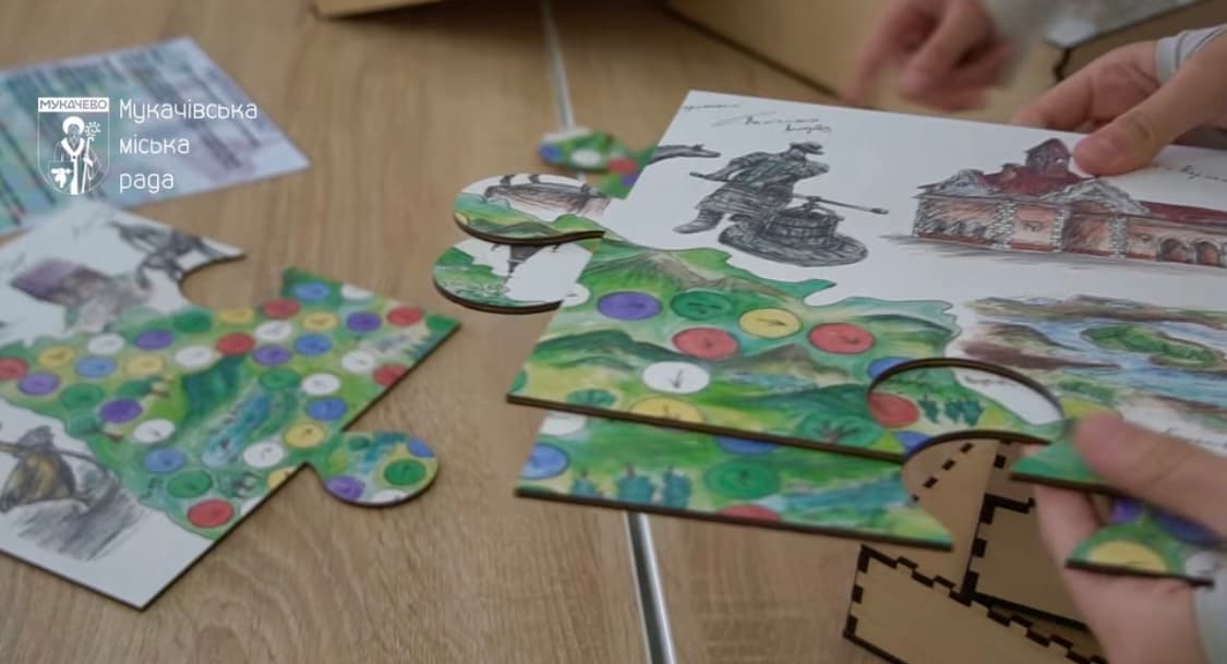 Зображення для статті: Підлітки з Мукачева створили настільну гру про Закарпаття