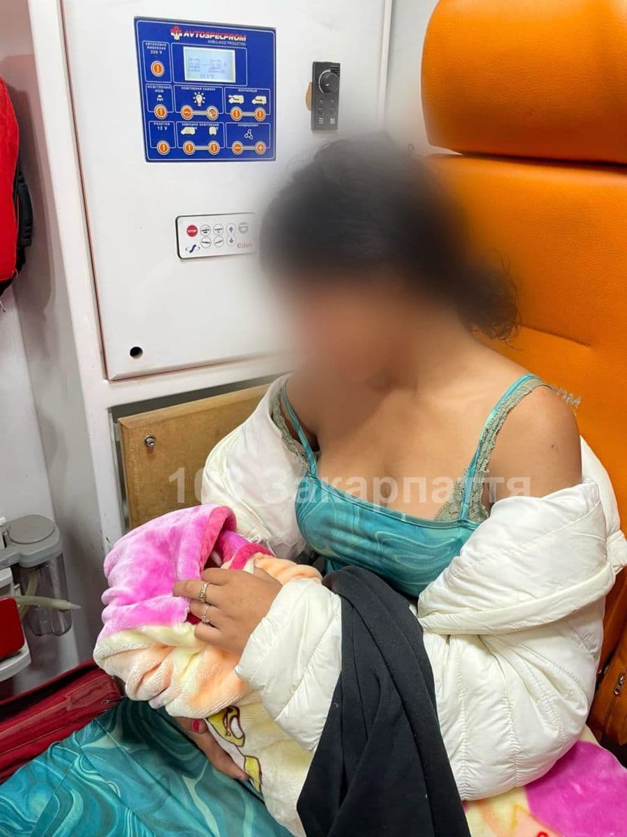 Зображення для статті: У Великому Березному 23-річна жінка народила п’яту дитину вдома