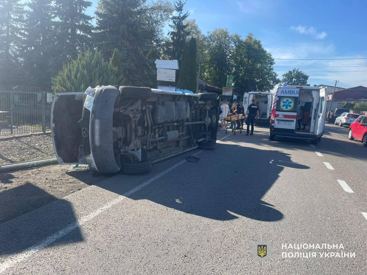Зображення для статті: Смертельна ДТП на Закарпатті: загинула 17-річна дівчина, четверо людей у лікарні