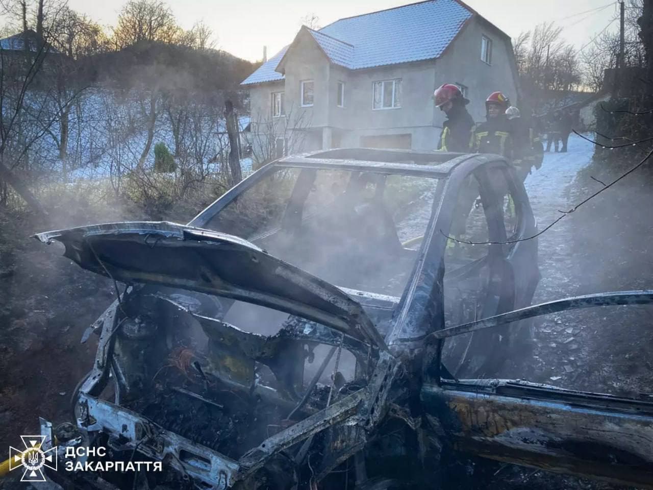 Зображення для статті: На Хустщині під час руху згорів автомобіль