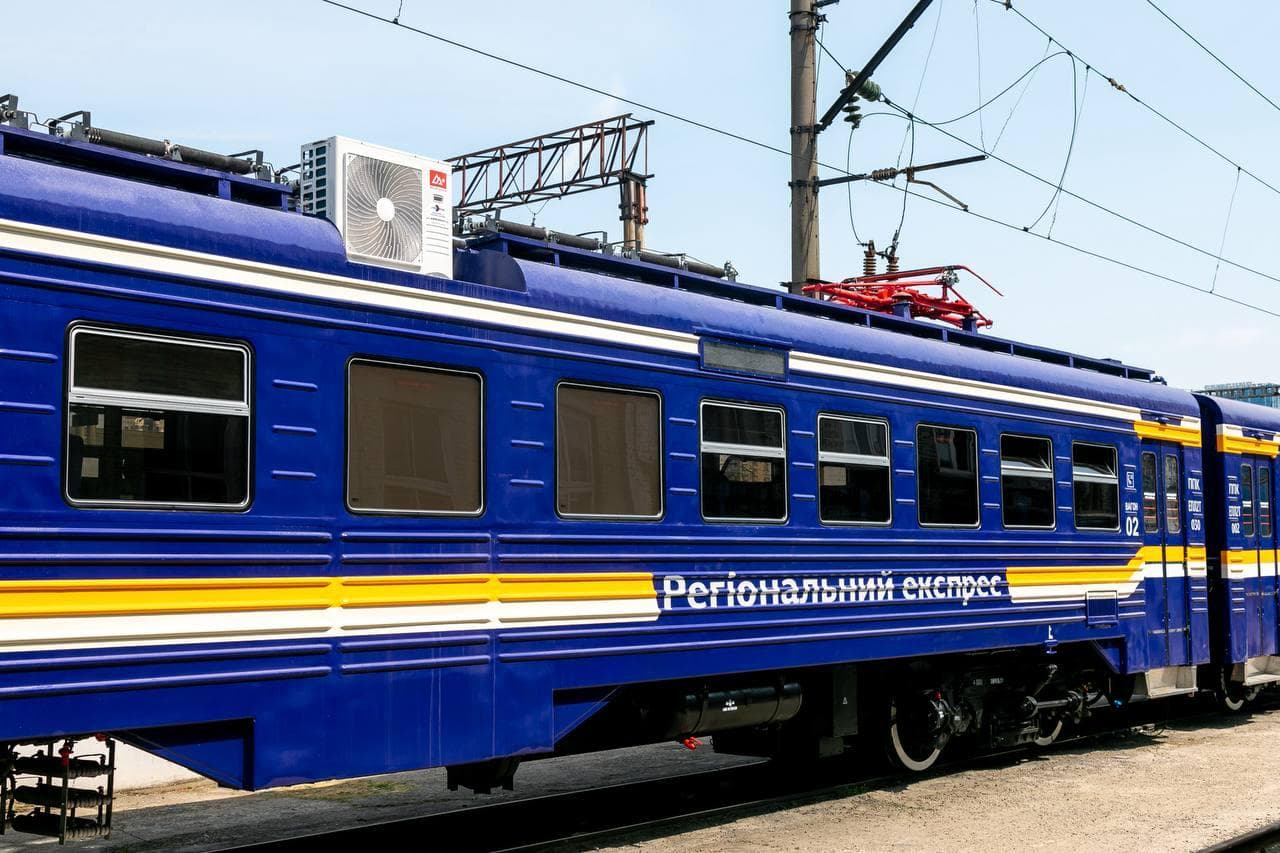Зображення для статті: Ужгород — Львів: із 15 вересня курсуватиме новий електропоїзд із Wi-Fi та кондиціонуванням