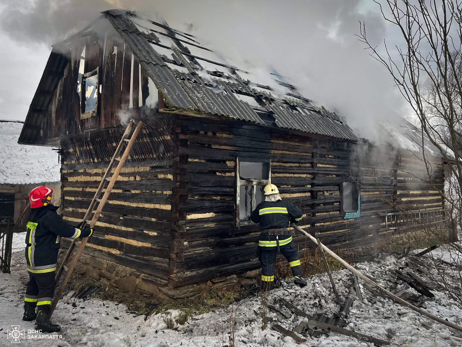 Зображення для статті: У селі Чорноголова на Ужгородщині під час пожежі загинув 72-річний чоловік