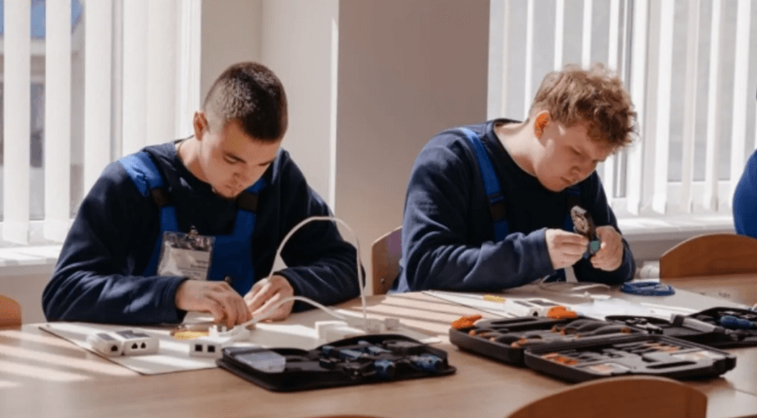 Зображення для статті: В Україні змінюють професійну освіту: щонайменше 40% навчання буде практичним
