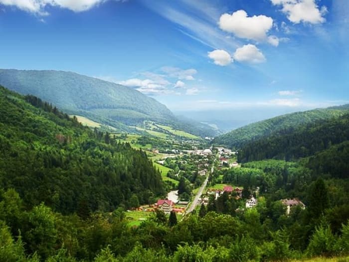 Зображення для статті: Туризм на Закарпатті злетів на 40%: бюджети отримали понад 25 млн грн