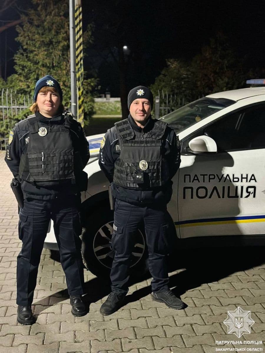 Зображення для статті: У Мукачеві патрульні знайшли жінку, яку понад добу шукали як безвісти зникл