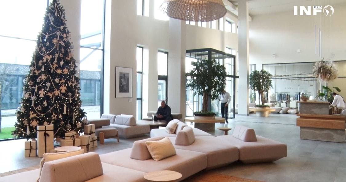 Зображення для статті: Представники туристичних компаній і гіди-екскурсоводи відвідали низку об’єктів Хустського району