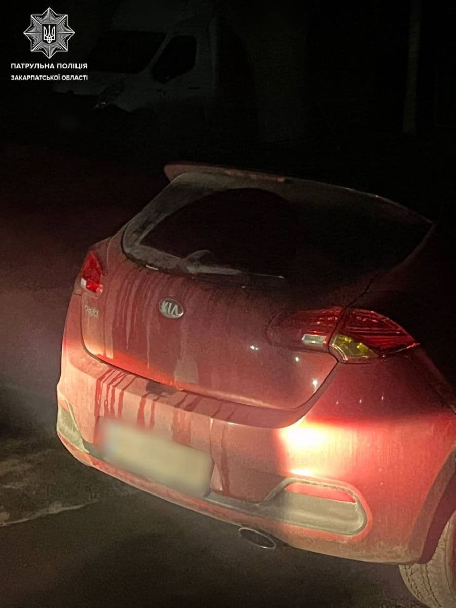 Зображення для статті: Відмовився від огляду: в Ужгороді зупинили водія з ознаками алкогольного сп’яніння