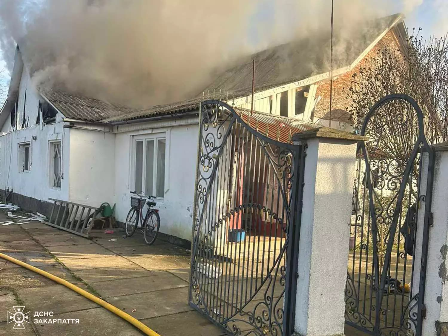 Зображення для статті: На Берегівщині загорівся житловий будинок: причина — димар