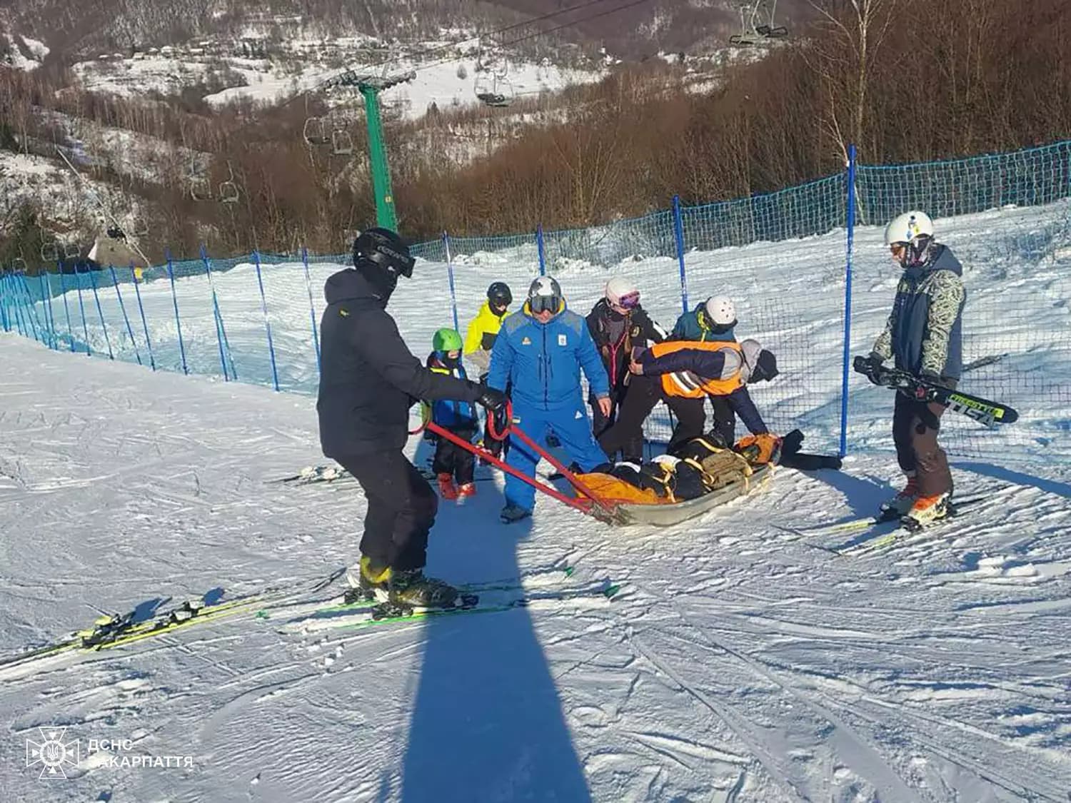 Зображення для статті: На горі Красія 15-річна дівчина травмувалася під час катання на лижах