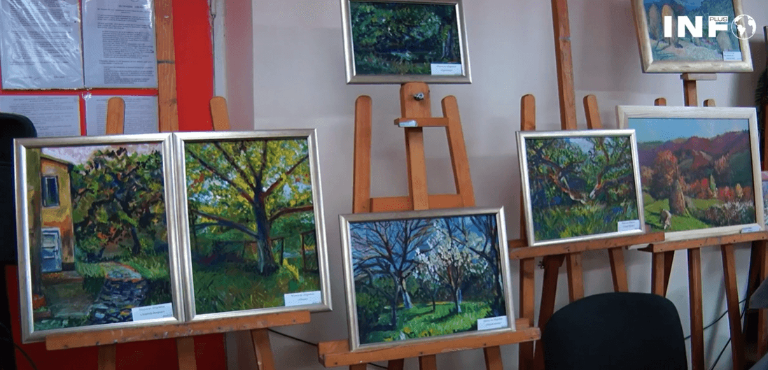 Зображення для статті: У Мукачеві провели виставку картин і поетичну зустріч з відомою письменницею