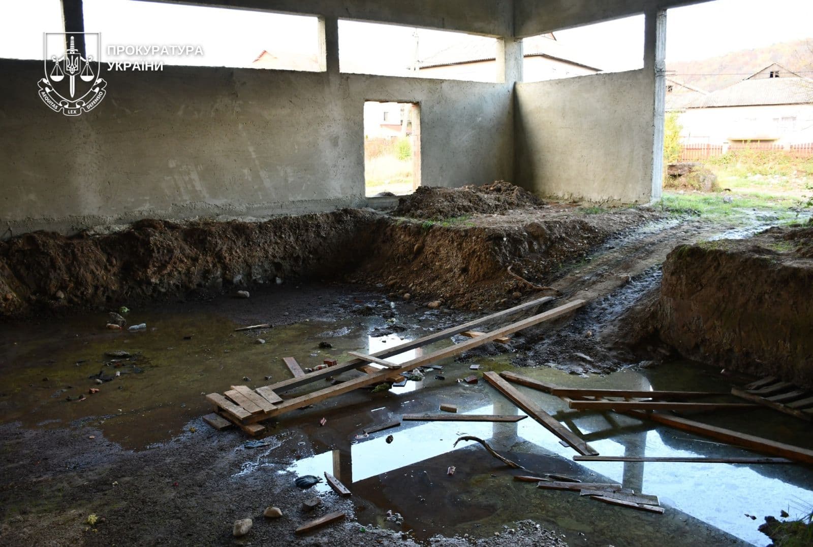 Зображення для статті: На Закарпатті викрили багатомільйонні махінації при будівництві спорткомплексу